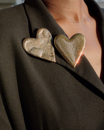 Venti Lovesick Brooch in 𝘔𝘰𝘭𝘵𝘦𝘯 𝘈𝘭𝘭𝘰𝘺