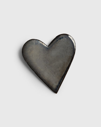 Venti Lovesick Brooch in 𝘥𝘢𝘳𝘬 𝘴𝘵𝘦𝘦𝘭
