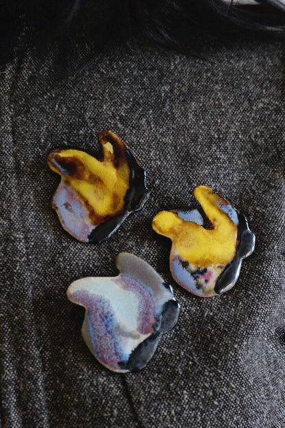 THE STAMP brooch in 𝘞𝘪𝘴𝘵𝘦𝘳𝘪𝘢