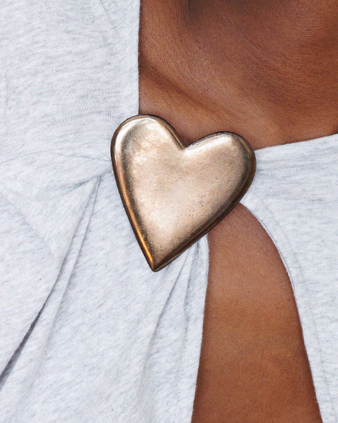 Venti Lovesick Brooch in 𝘣𝘳𝘰𝘯𝘻𝘦